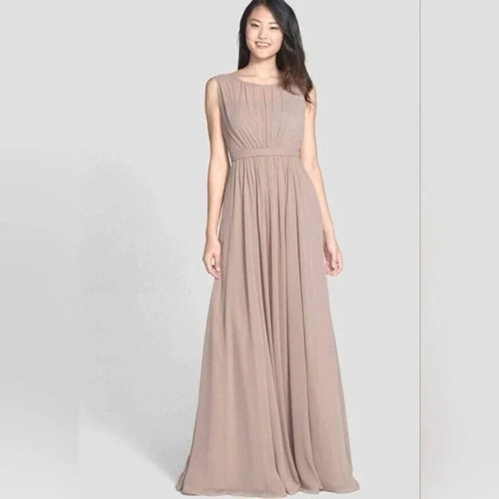 Jenny Yoo 💐 | Pleated Chiffon Vivienne Bridesmaid Gown in Earl Grey